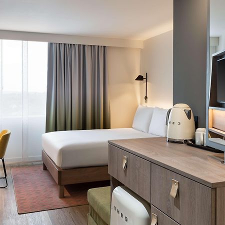 Hampton By Hilton London Ealing Hotel Екстериор снимка