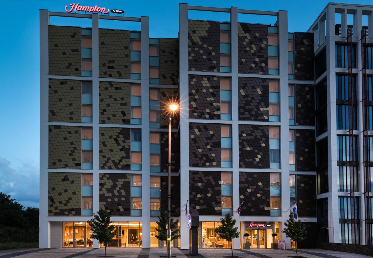 Hampton By Hilton London Ealing Hotel Екстериор снимка