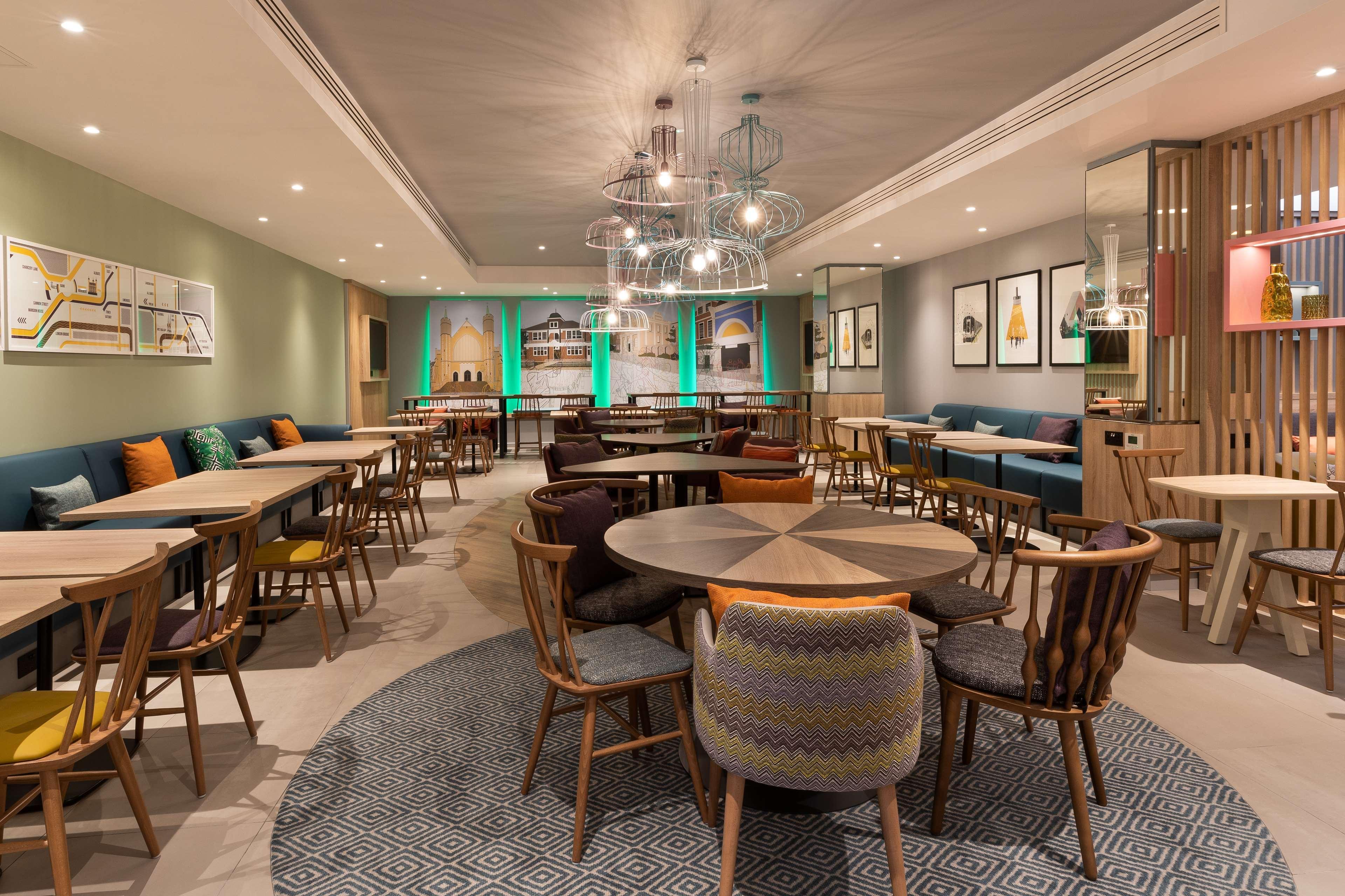 Hampton By Hilton London Ealing Hotel Екстериор снимка