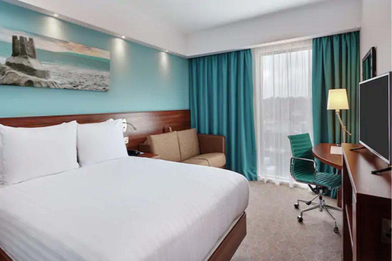 Hampton By Hilton London Ealing Hotel Екстериор снимка