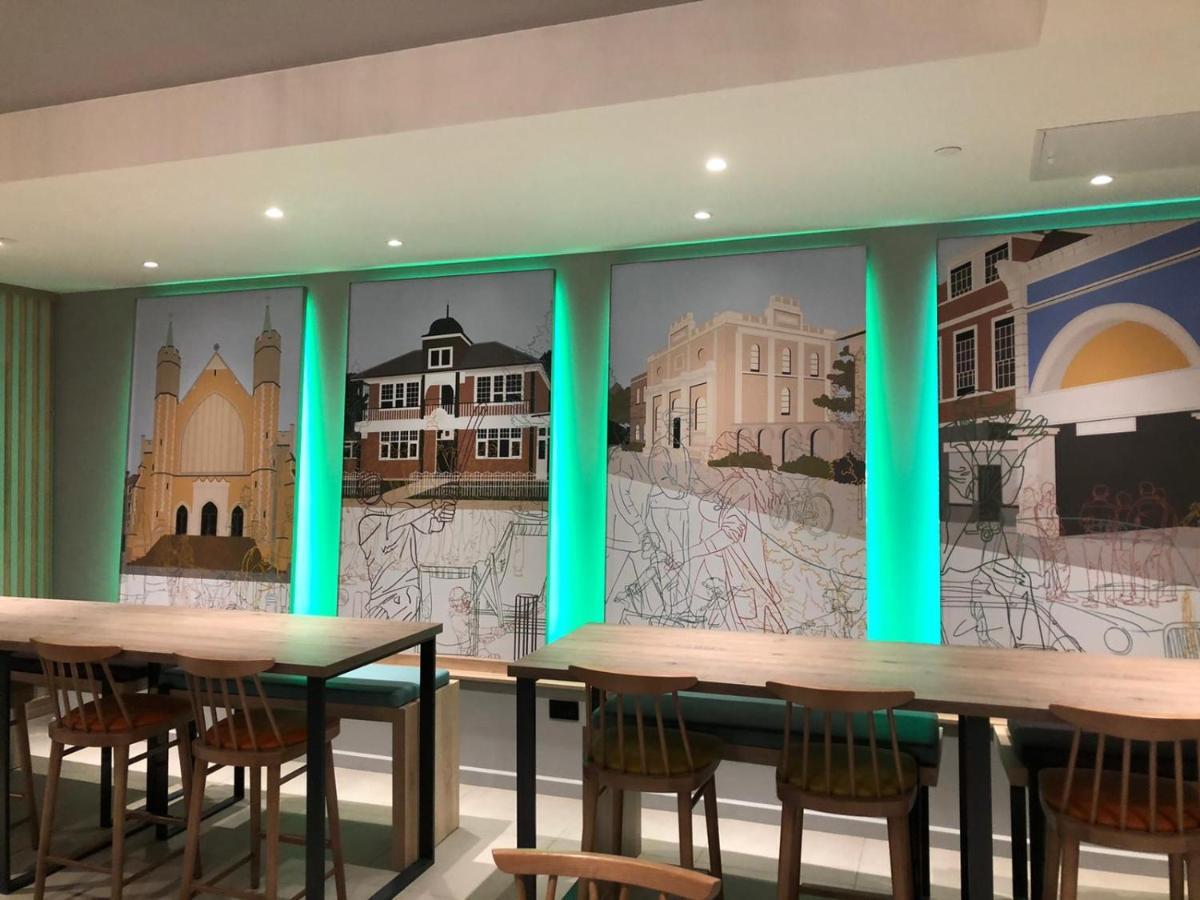Hampton By Hilton London Ealing Hotel Екстериор снимка